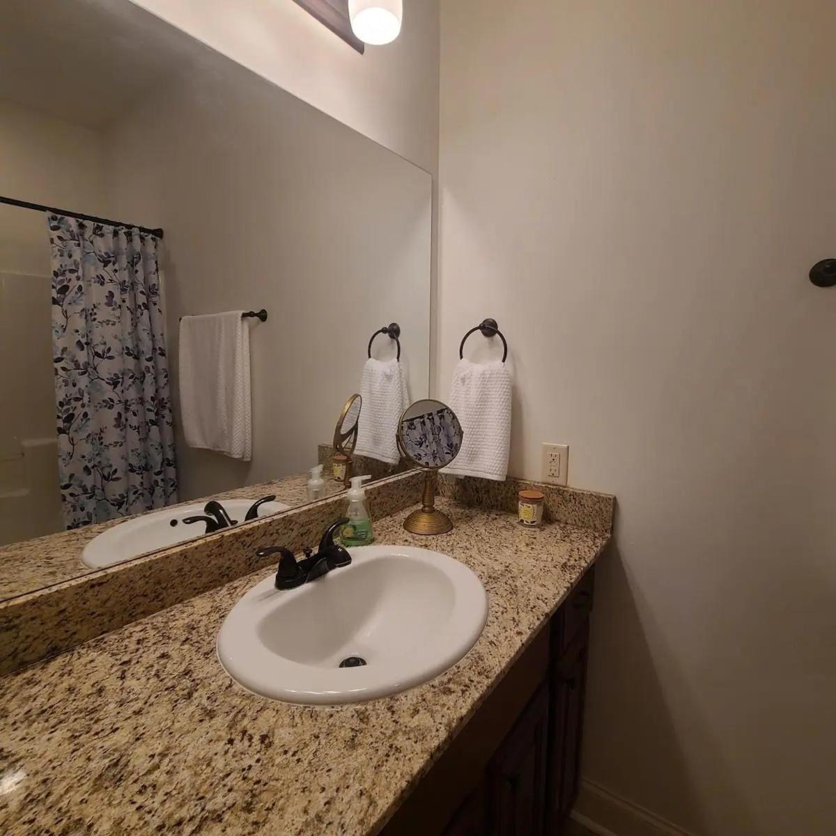 Cozy Townhouse Near Casinos & Prien Lake Park Vila Lake Charles Exterior foto